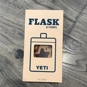 Yeti Flask in Wetlands Camo